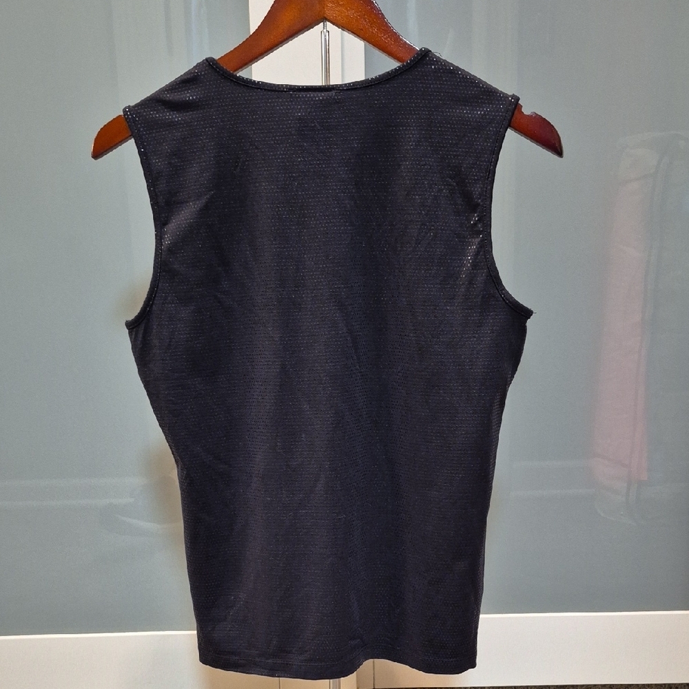 The Limited Sleeveless Black Top - Picture 3 of 4